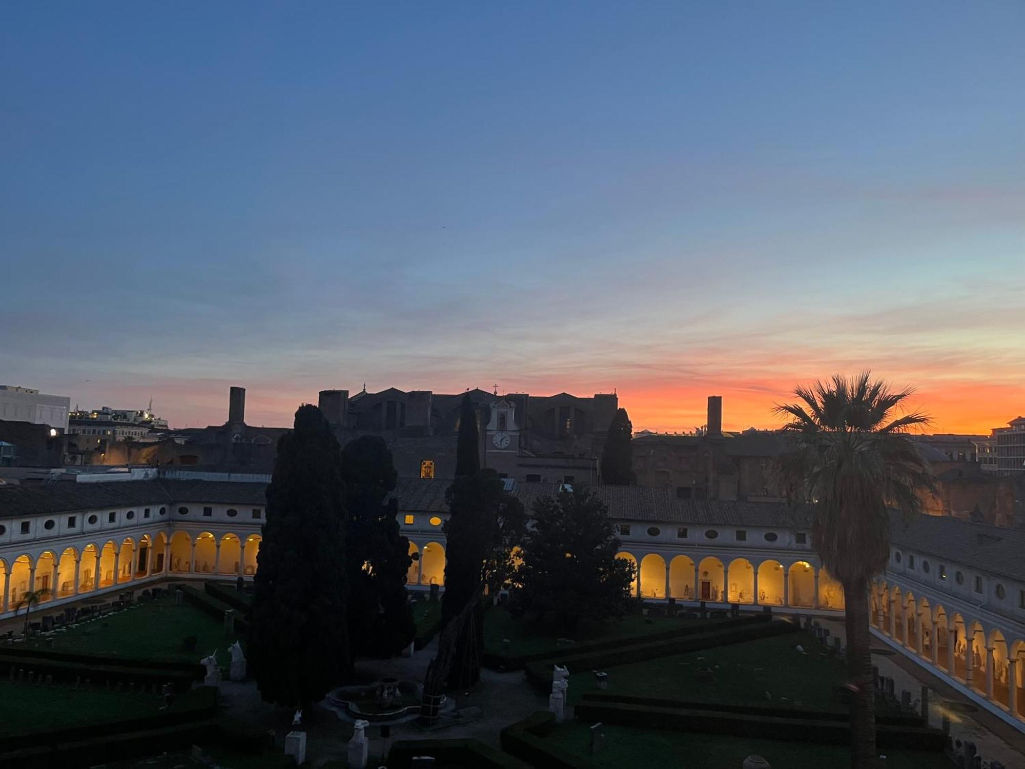 Camera X2 Con Splendida Vista Sulle Terme Di Diocleziano E Sul Chiostro Di Michelangelo روما المظهر الخارجي الصورة